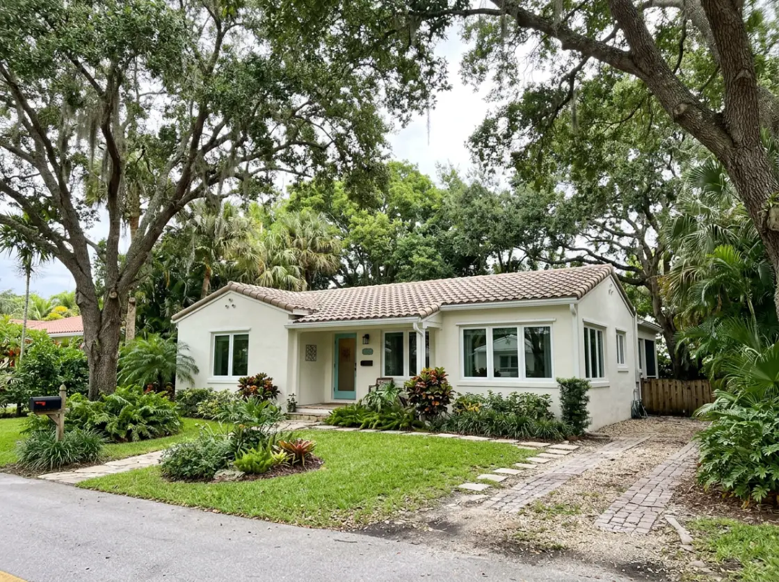 Classic older Florida home in West Palm Beach, FL